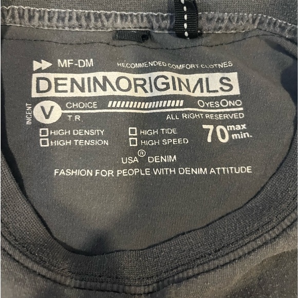 Beautiful graphic tee - Picture 2 of 2